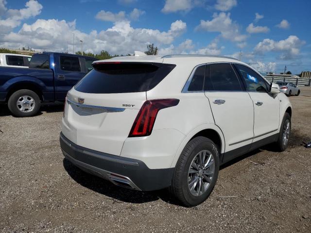 1GYKNCR43MZ101093 - 2021 CADILLAC XT5 PREMIU WHITE photo 4