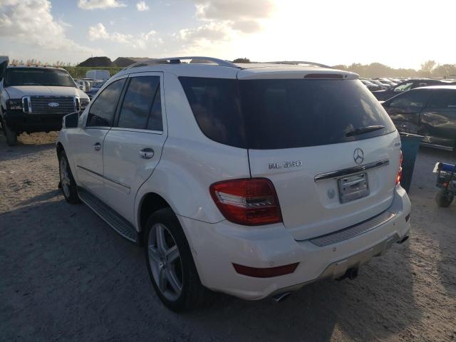 4JGBB7CB4BA663850 - 2011 MERCEDES-BENZ ML 550 4MA WHITE photo 3