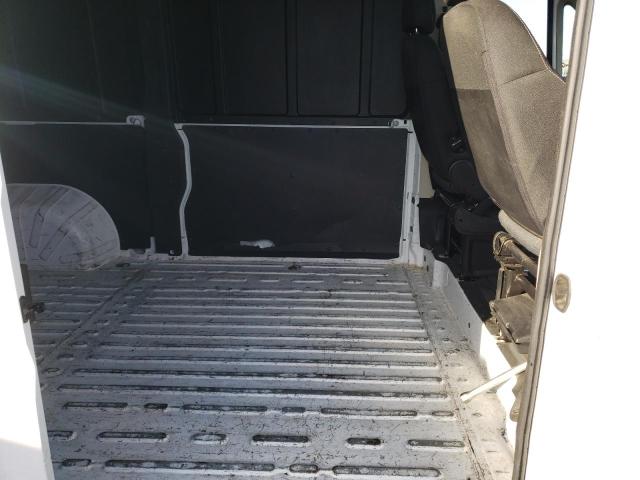 3C6TRVCG5JE146807 - 2018 RAM PROMASTER WHITE photo 6
