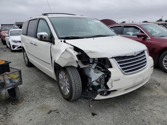 2A4RR6DX4AR133465 - 2010 CHRYSLER TOWN & COU WHITE photo 1