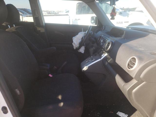 JTLZE4FE0A1103793 - 2010 TOYOTA SCION XB თეთრი ფოტო 5