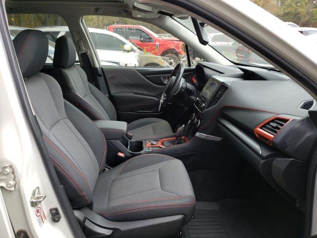 JF2SKAKC4KH461014 - 2019 SUBARU FORESTER S WHITE photo 5