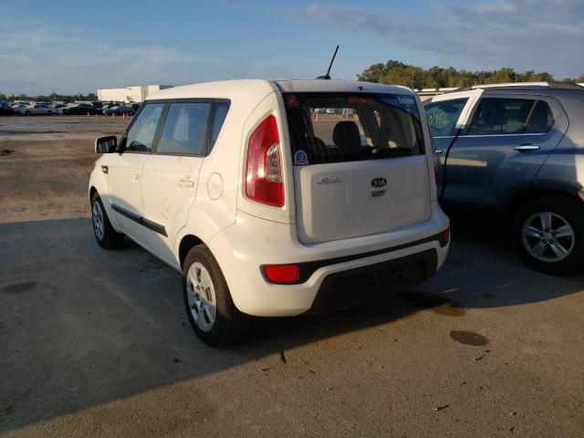 KNDJT2A53C7429016 - 2012 KIA SOUL WHITE photo 3