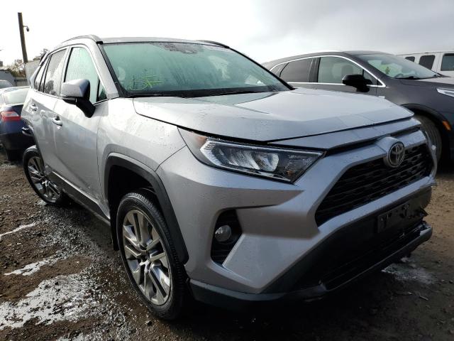 2T3A1RFVXMC235890 - 2021 TOYOTA RAV4 XLE P SILVER photo 1