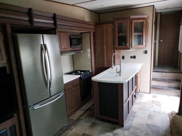 4YDF29821J1531408 - 2018 KEYSTONE SPRINTER BEIGE photo 5