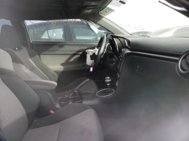 JTKJF5C74FJ006923 - 2015 TOYOTA SCION TC WHITE photo 5