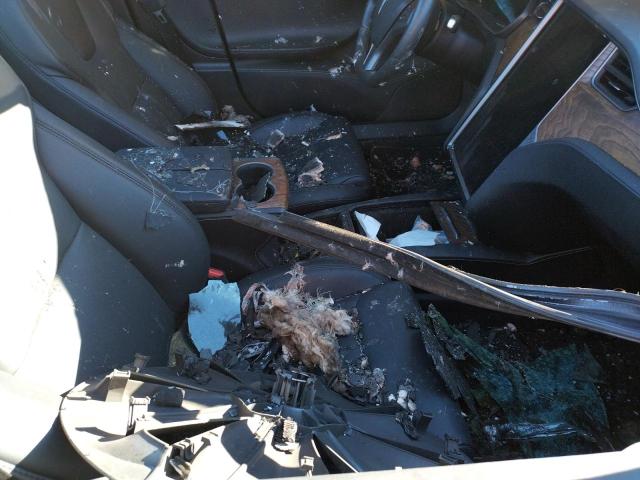 5YJSA1E20LF397592 - 2020 TESLA MODEL S Quemado foto 5