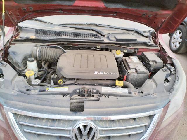 2C4RVABG0CR393713 - 2012 VOLKSWAGEN ROUTAN SE RED photo 7