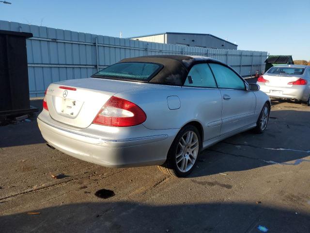 WDBTK56F49F266470 - 2009 MERCEDES-BENZ CLK 350 WHITE photo 4