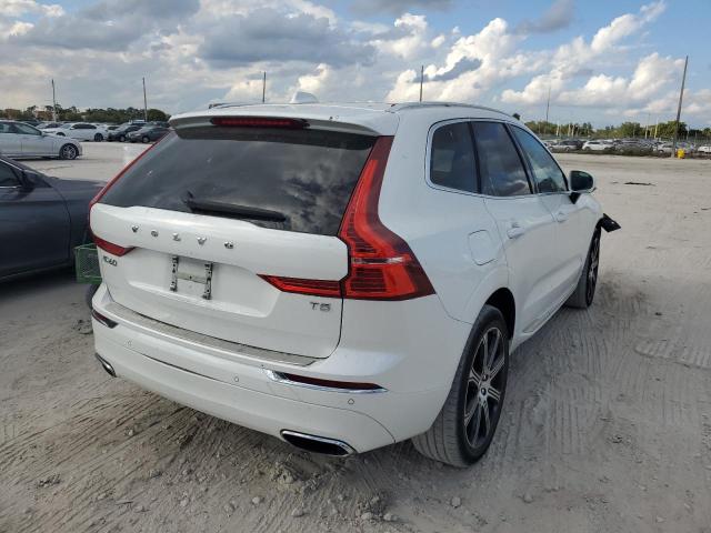 YV4102DL2M1682199 - 2021 VOLVO XC60 T5 IN WHITE photo 4