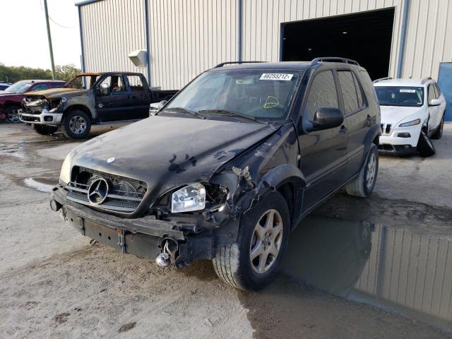 4JGAB72EX1A231950 - 2001 MERCEDES-BENZ ML 430 BLACK photo 2