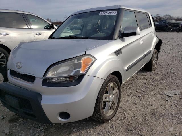 KNDJT2A28A7103876 - 2010 KIA SOUL + SILVER photo 2