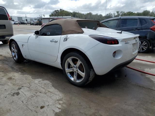 1G2MB35B58Y108154 - 2008 PONTIAC SOLSTICE WHITE photo 3