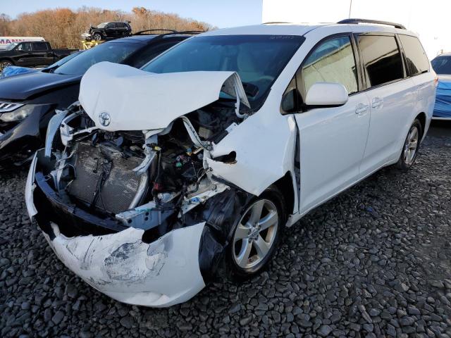 5TDKK3DCXBS088810 - 2011 TOYOTA SIENNA LE WHITE photo 2