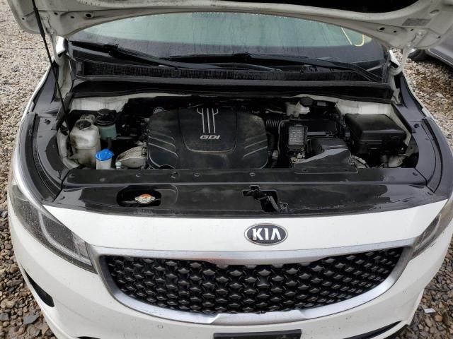 KNDMB5C12J6423951 - 2018 KIA SEDONA WHITE photo 7