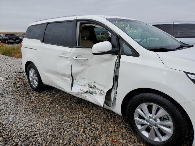 KNDMB5C12J6423951 - 2018 KIA SEDONA WHITE photo 9