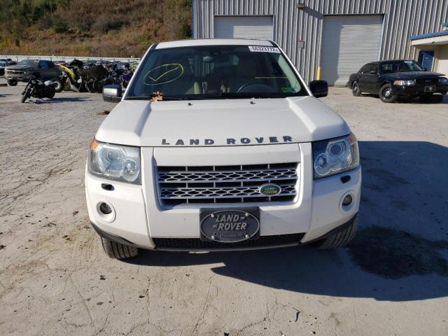 SALFS24NX8H026052 - 2008 LAND ROVER LR2 SE TEC WHITE photo 9