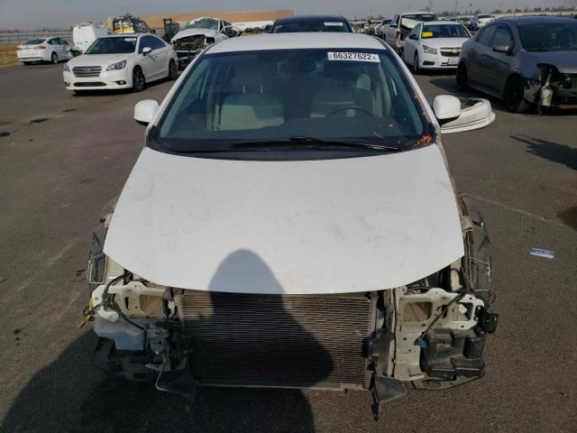 2HGFB2F64CH551769 - 2012 HONDA CIVIC HF WHITE photo 5