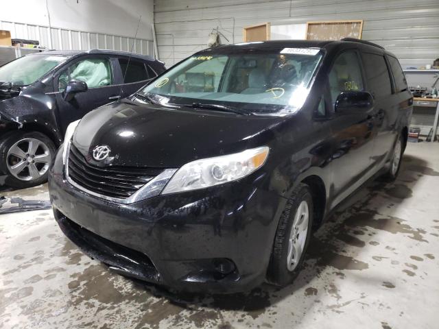 5TDKK3DC6CS265872 - 2012 TOYOTA SIENNA LE GRAY photo 2