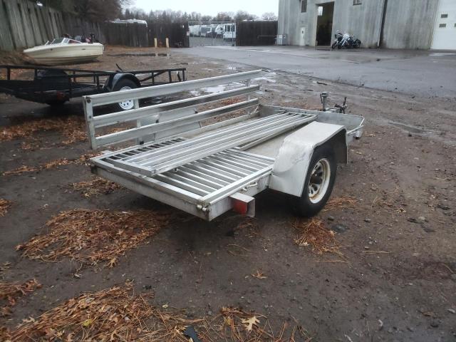 1YGUS08131B002695 - 2001 ALUM TRAILER SILVER photo 4