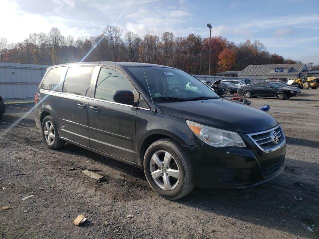 2V4RW3D10AR237045 - 2010 VOLKSWAGEN ROUTAN SE BLACK photo 1