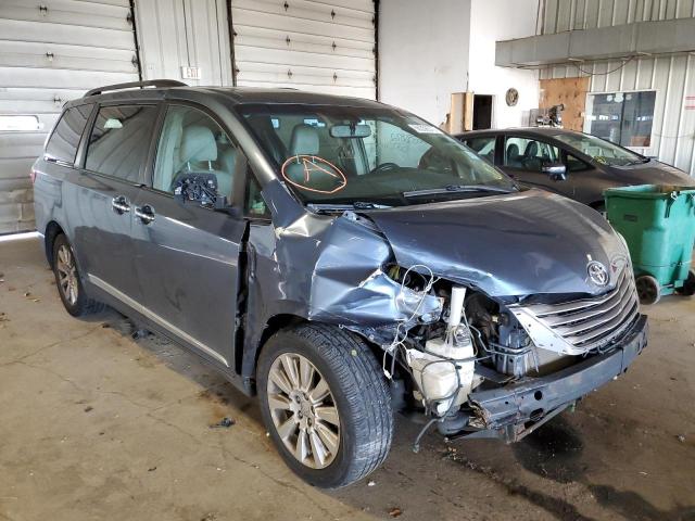 5TDDK3DC3FS121659 - 2015 TOYOTA SIENNA XLE BLUE photo 1