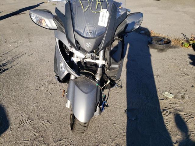 JS1CP51B6E2100910 - 2014 SUZUKI AN650 A GRAY photo 9