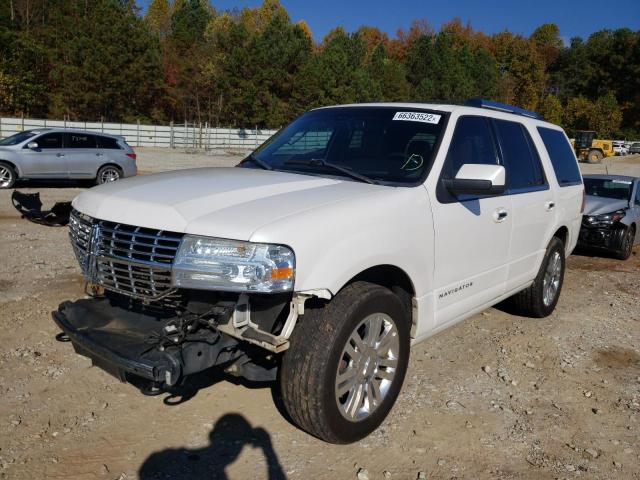 5LMJJ2H57BEJ01418 - 2011 LINCOLN NAVIGATOR თეთრი ფოტო 2