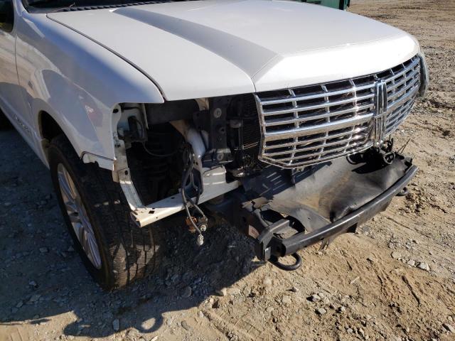 5LMJJ2H57BEJ01418 - 2011 LINCOLN NAVIGATOR თეთრი ფოტო 9