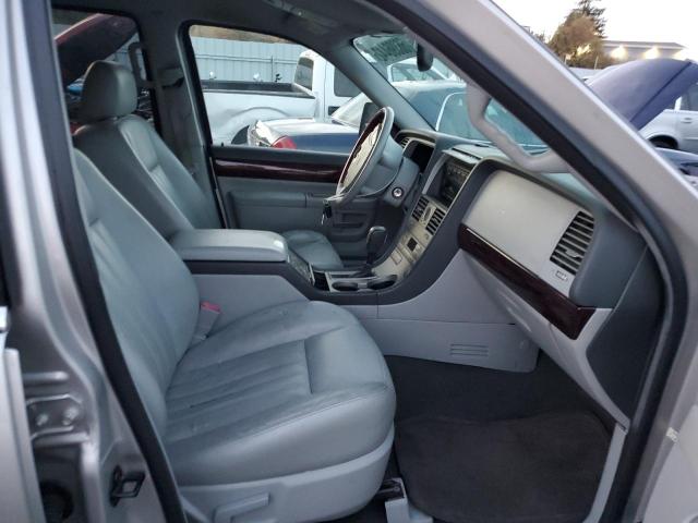 5LMEU88H15ZJ06911 - 2005 LINCOLN AVIATOR 银色 照片 5