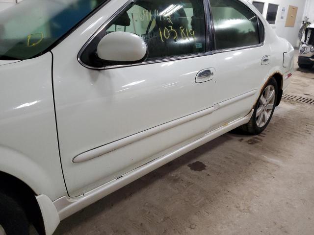 JN1DA31A92T315567 - 2002 NISSAN MAXIMA WHITE photo 9