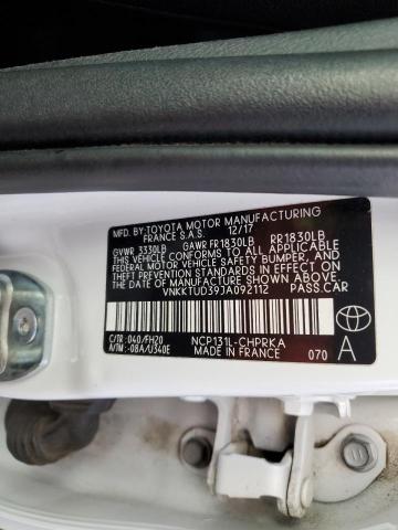 VNKKTUD39JA092112 - 2018 TOYOTA YARIS L WHITE photo 10