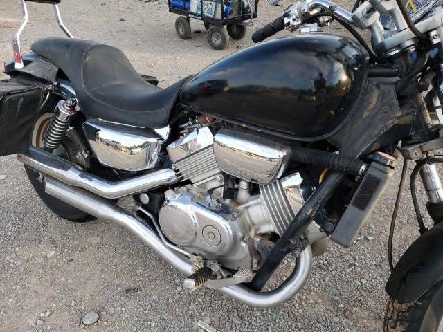 JH2RC43052M801267 - 2002 HONDA VF750 C BLACK photo 7