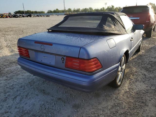 WDBFA63F8VF153075 - 1997 MERCEDES-BENZ SL 320 BLUE photo 4