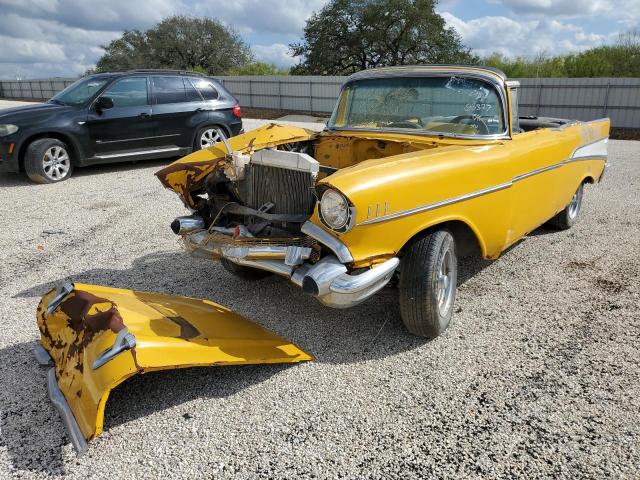 VC57S295404 - 1957 CHEVROLET OTHER YELLOW photo 2