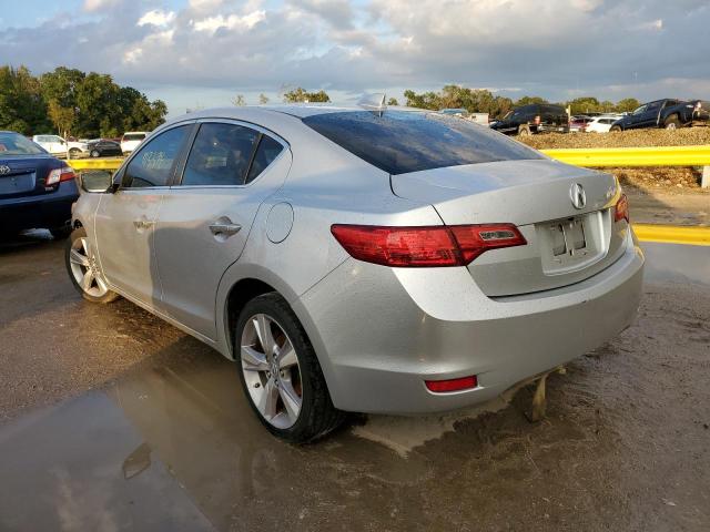 19VDE1F58DE018652 - 2013 ACURA ILX 20 PRE SILVER photo 3