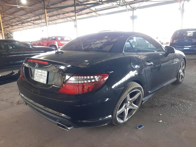 WDDPK5HA8GF114957 - 2016 MERCEDES-BENZ SLK 350 BLACK photo 4