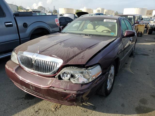 1LNHM82W66Y623779 - 2006 LINCOLN TOWN CAR S BURGUNDY photo 2