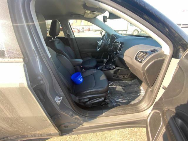 3C4NJDCB7MT503461 - 2021 JEEP COMPASS LI ნაცრისფერი ფოტო 5