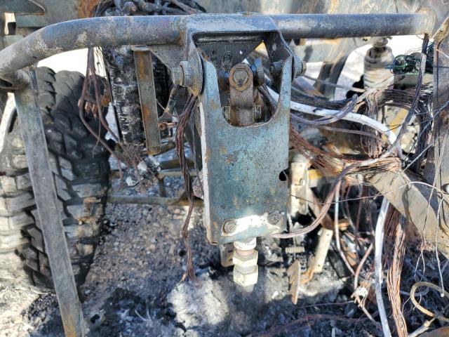 3JBKGAN28FJ000455 - 2015 CAN-AM COMMANDER BURN photo 8