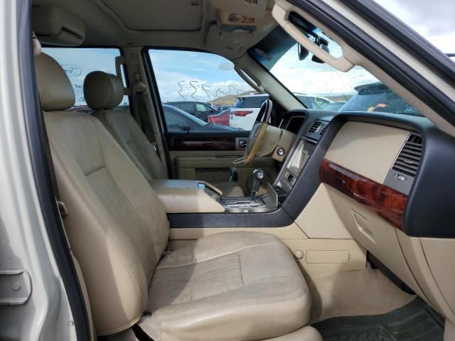 5LMFU27525LJ01776 - 2005 LINCOLN NAVIGATOR WHITE photo 5