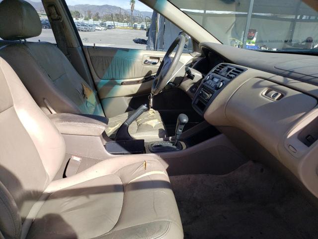 1HGCG1652XA020094 - 1999 HONDA ACCORD WHITE photo 5