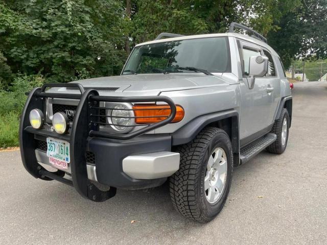 JTEBU11F670019714 - 2007 TOYOTA FJ CRUISER GRAY photo 1