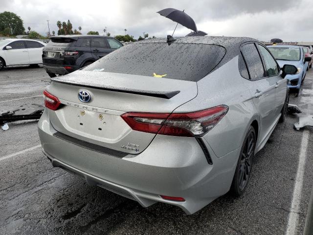 4T1K31AK4MU029548 - 2021 TOYOTA CAMRY XSE SILVER photo 4