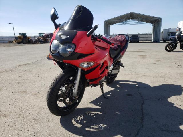 JS1GN79A252101759 - 2005 SUZUKI GSX600 F RED photo 2