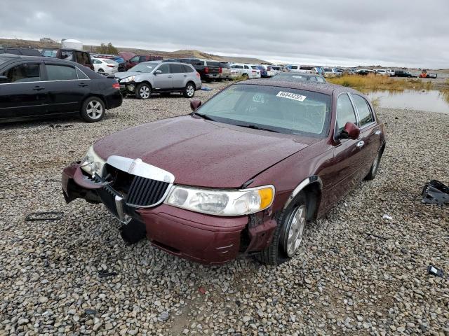 1LNHM82W21Y637316 - 2001 LINCOLN TOWN CAR S BURGUNDY photo 2