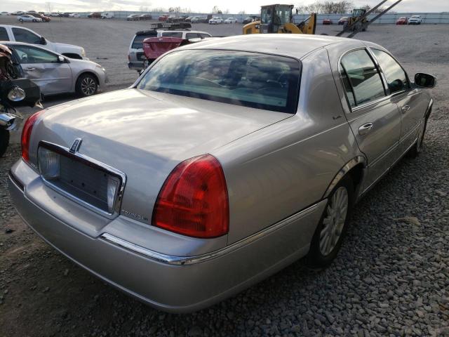 1LNHM81W33Y684438 - 2003 LINCOLN TOWN CAR E BEIGE photo 4