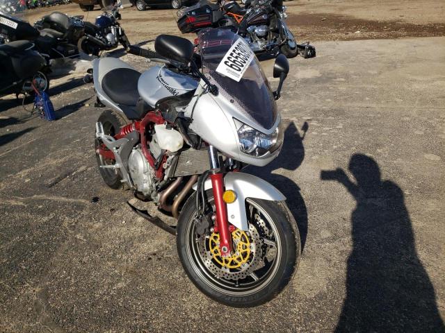 JKAEXEA156A006895 - 2006 KAWASAKI EX650 A6F SILVER photo 1