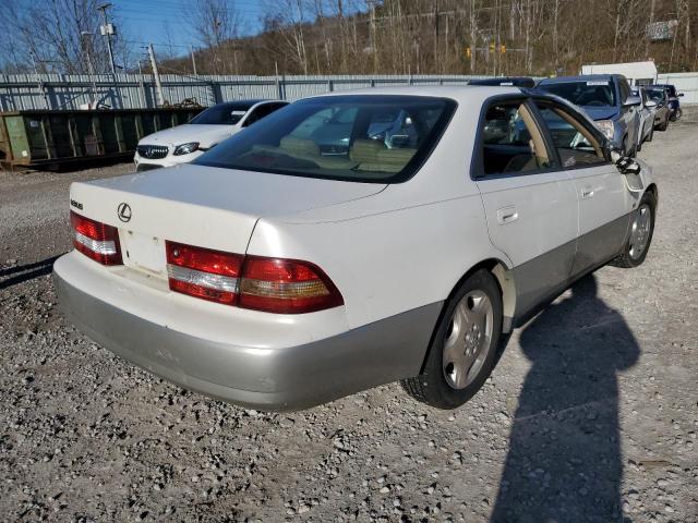 JT8BF28G1Y0264729 - 2000 LEXUS ES 300 WHITE photo 3