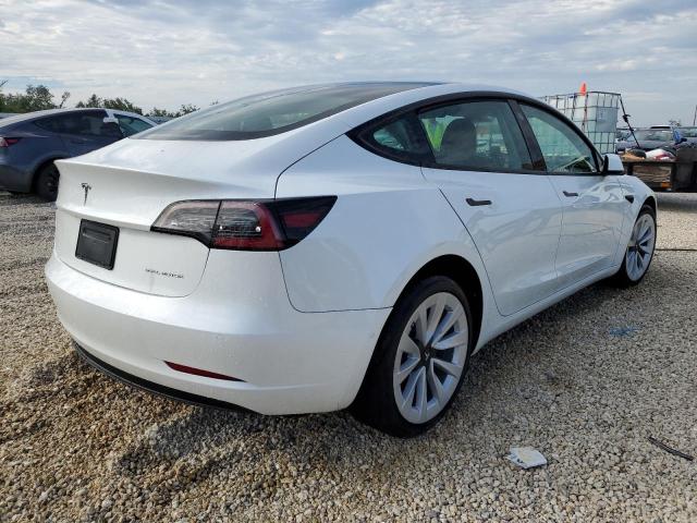 5YJ3E1EB3NF356529 - 2022 TESLA MODEL 3 WHITE photo 4